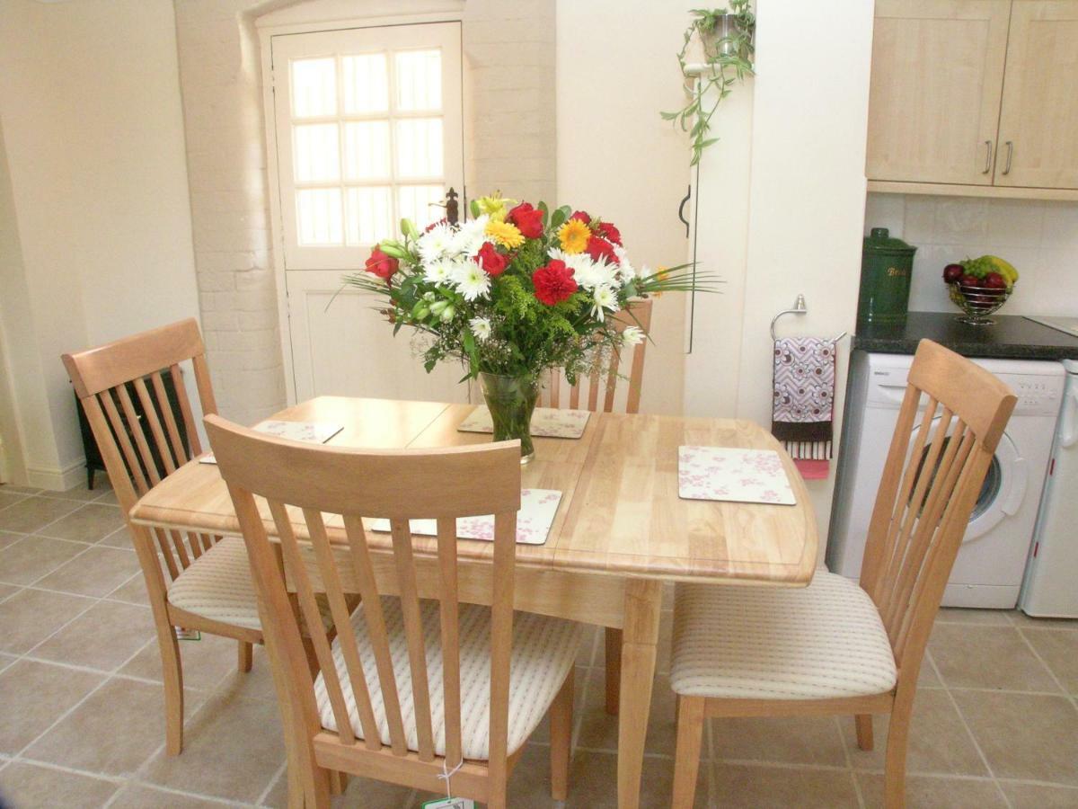 Falstaff Cottage For Up To 5, Stratford Upon Avon Exterior photo